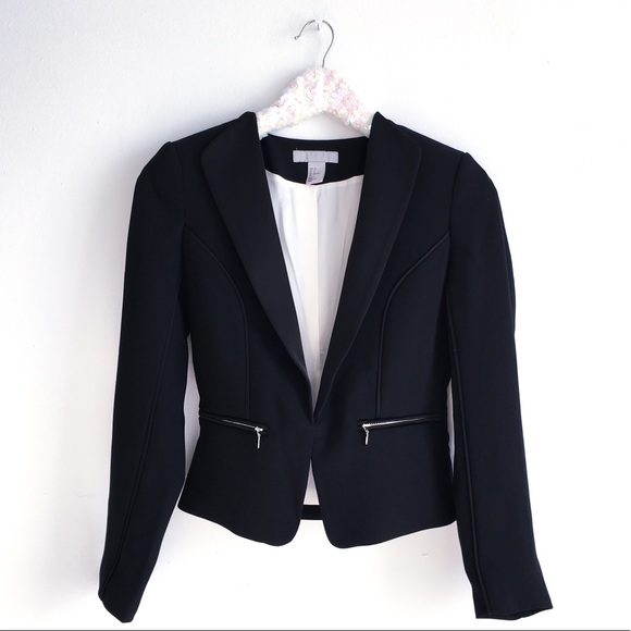 H&M Jackets & Blazers - NWOT black fitted H&M blazer